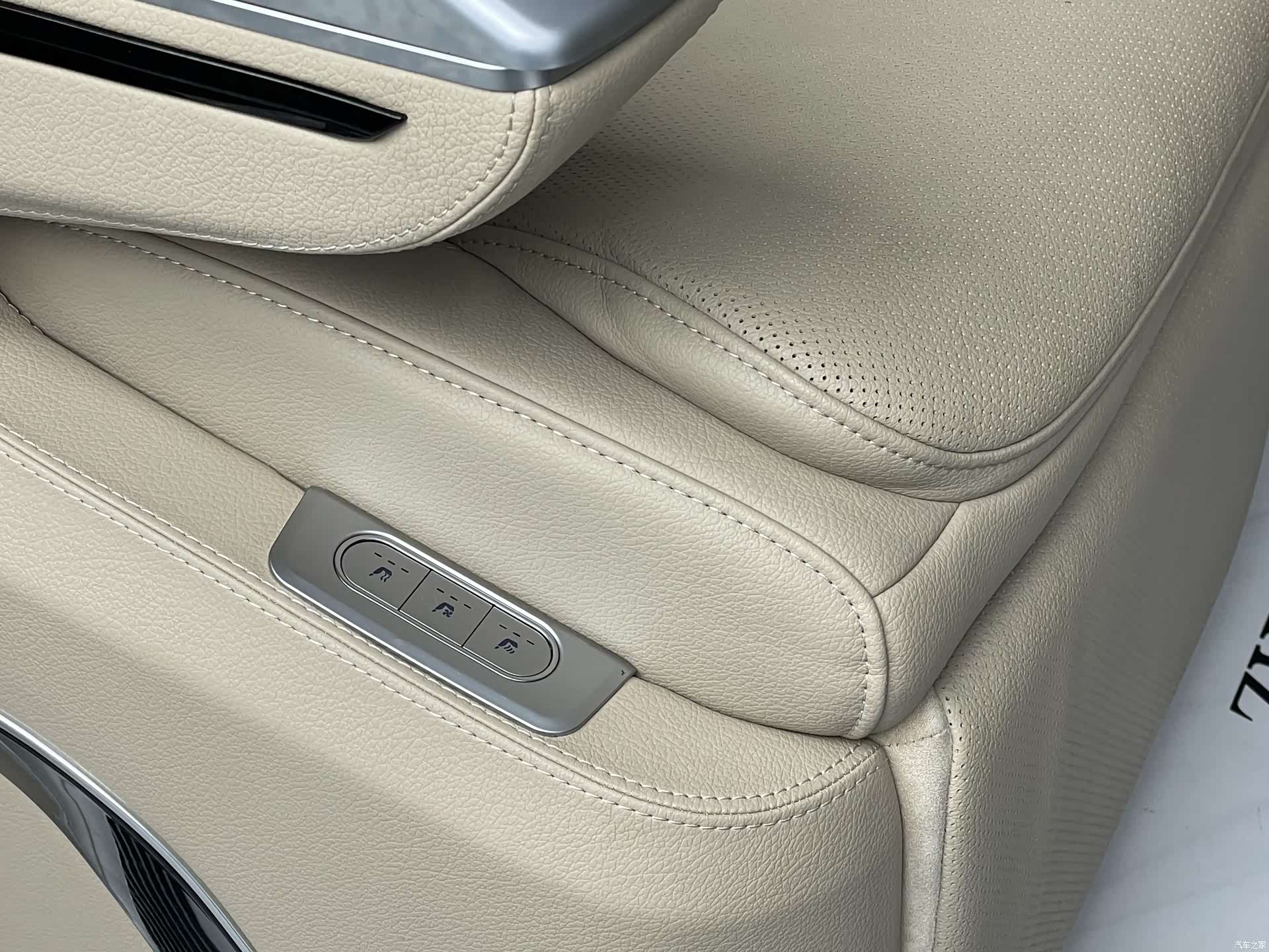Mercedes-Benz 7, 2024 9