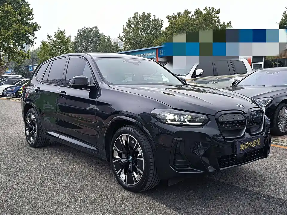 BMW iX3