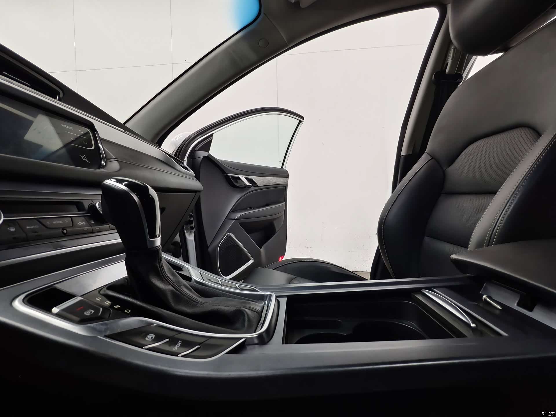 Geely Emgrand, 2019 11