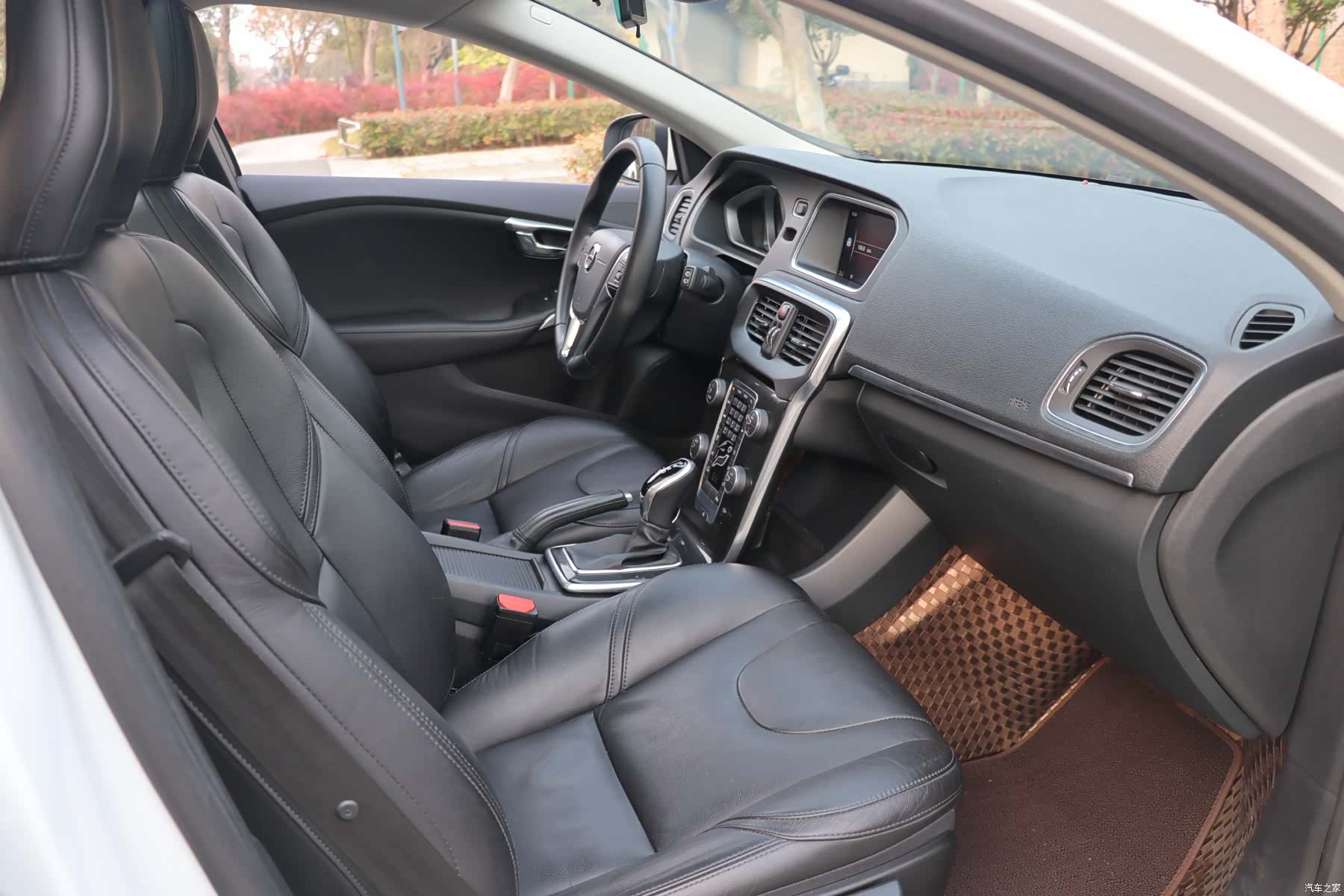 Volvo V40, 2018 14