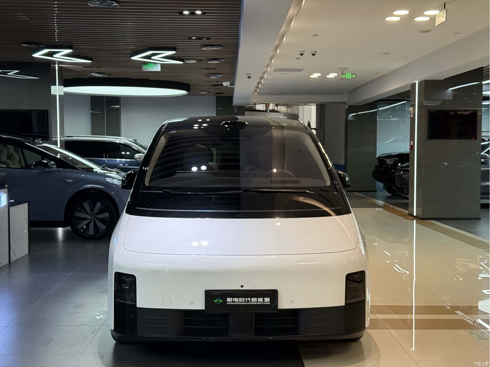 Li Auto MEGA, 2025 2