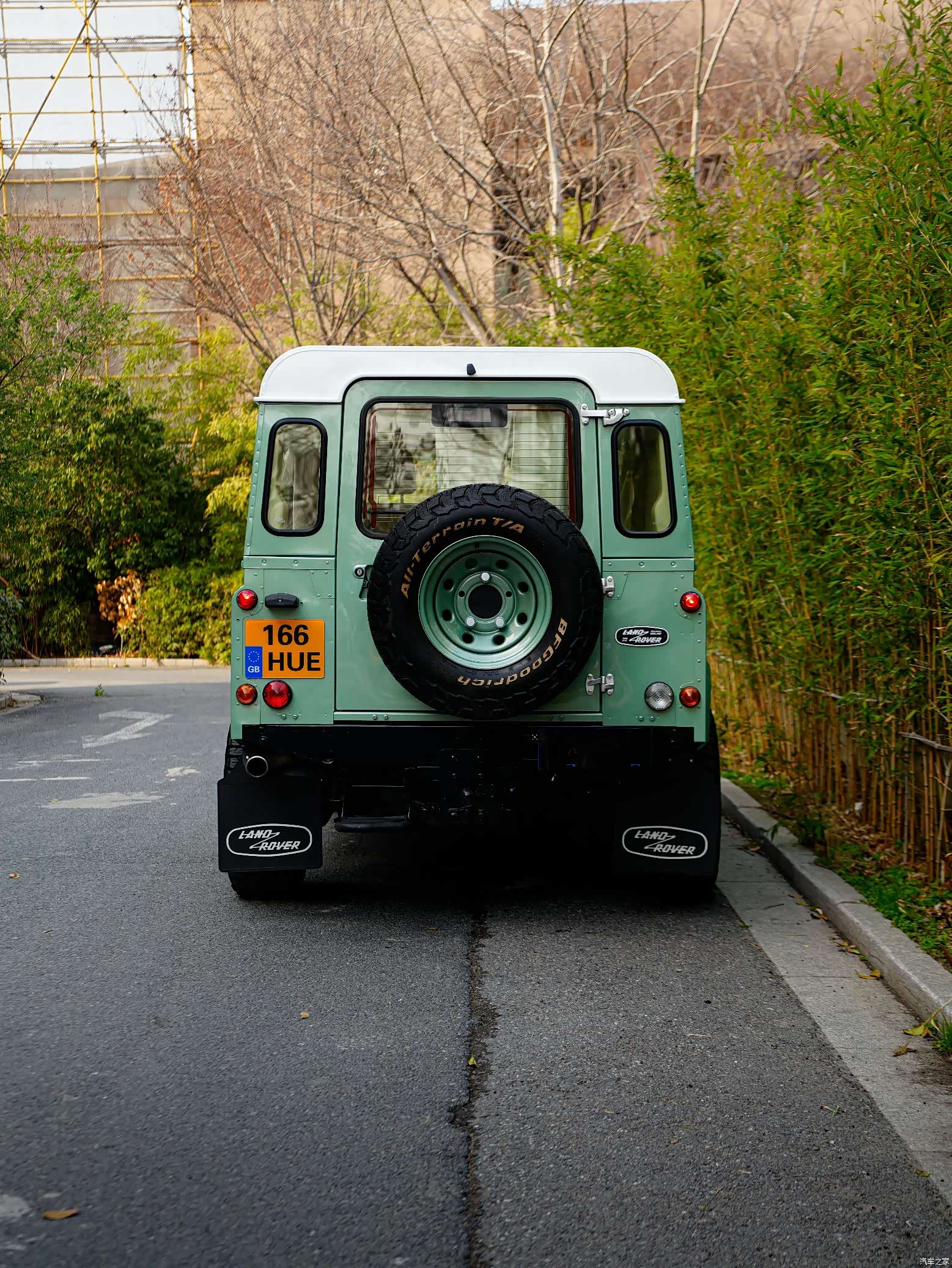 Land Rover Defender, 2013 6