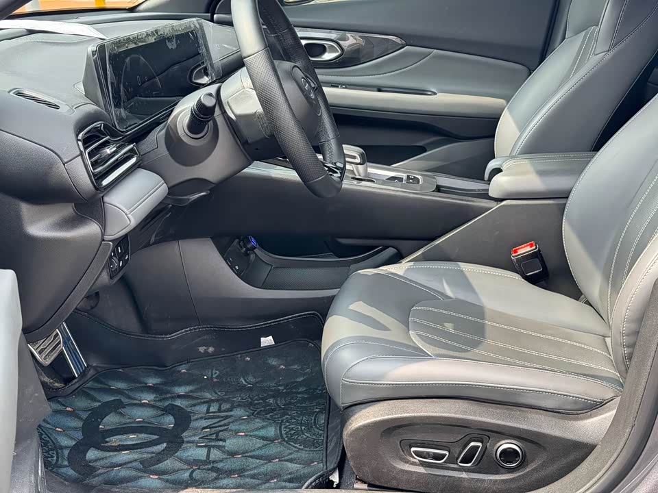 Trumpchi Shadow Leopard