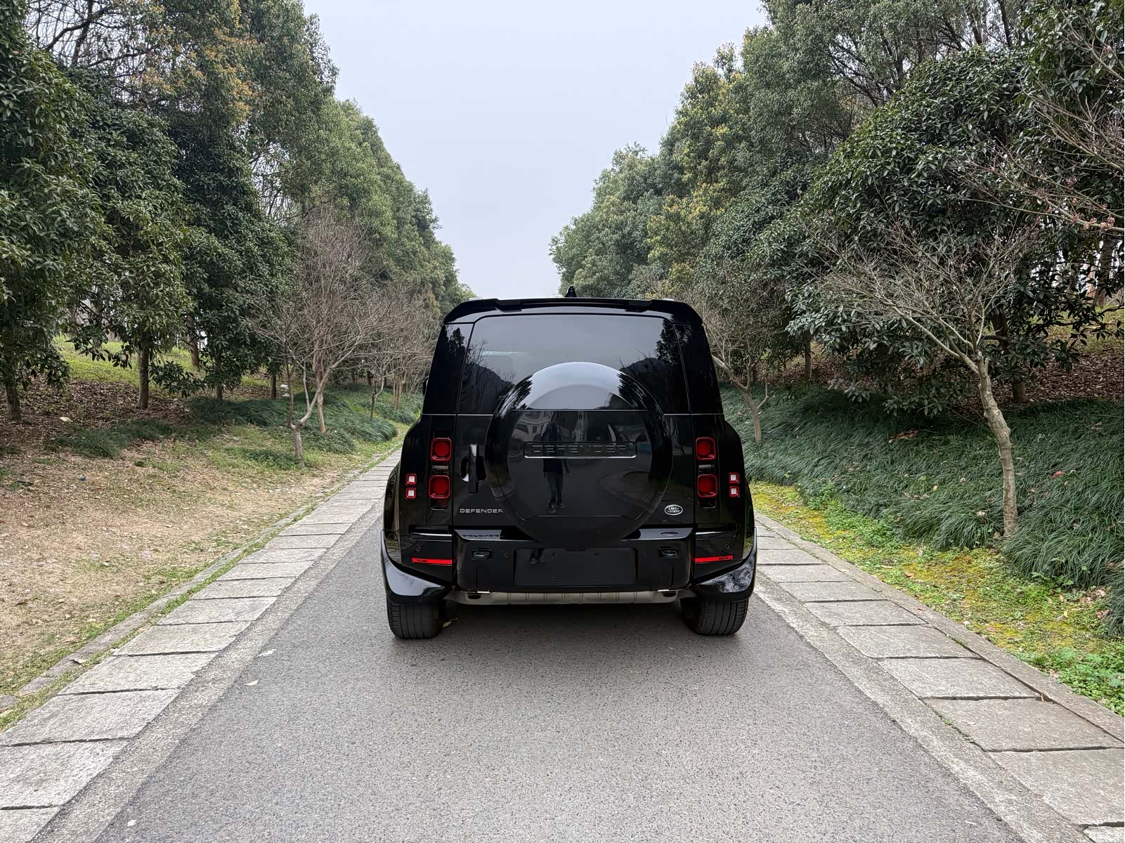 Land Rover Defender, 2024 9