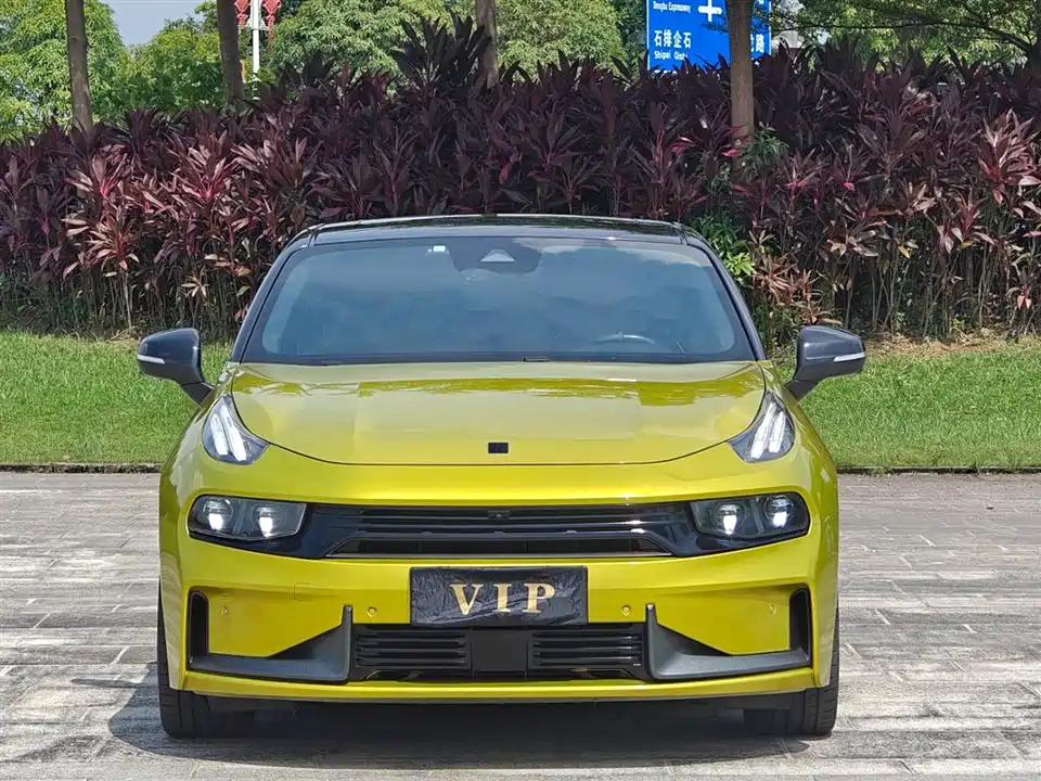 Lynk & Co 03