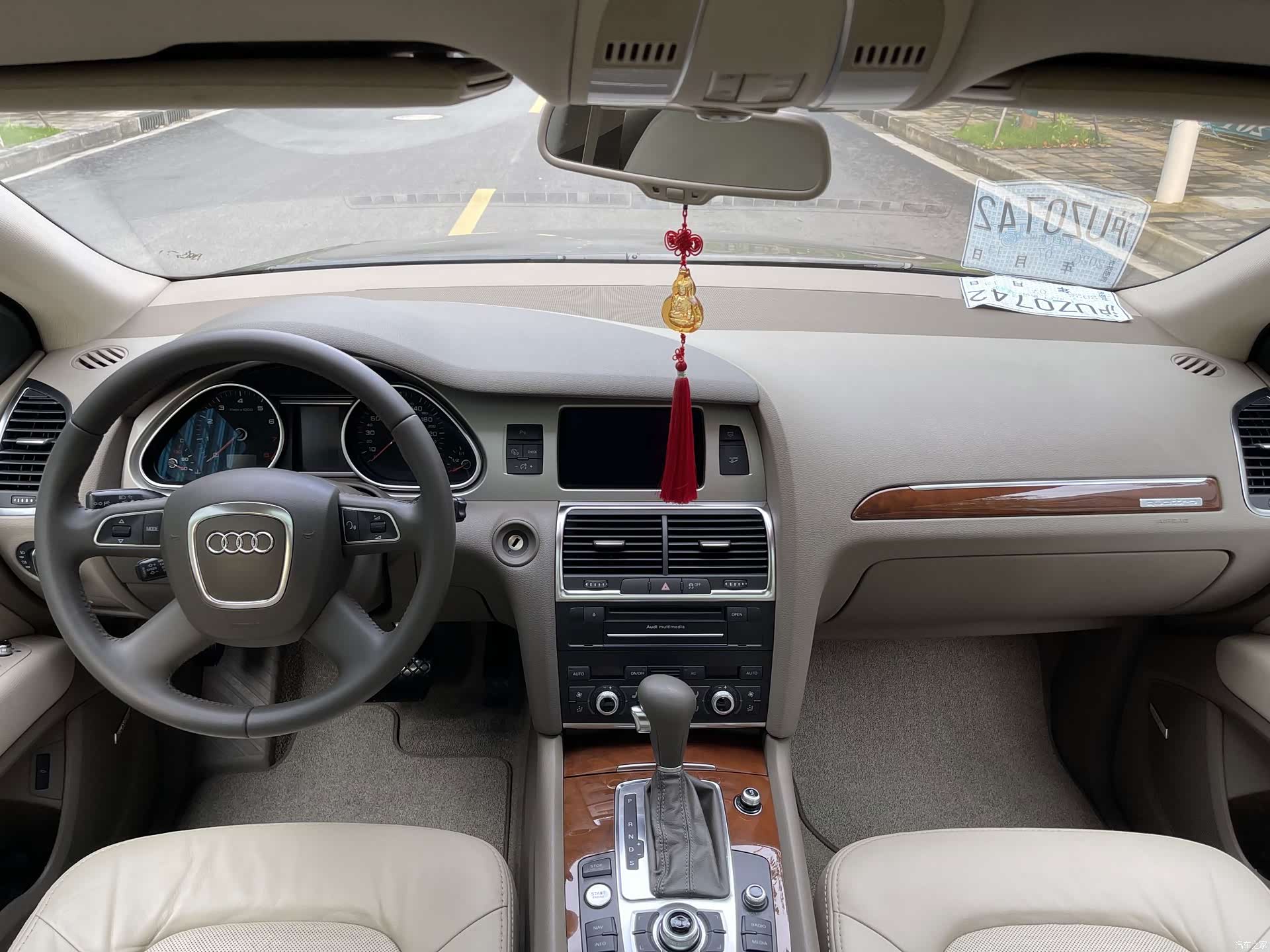 Audi Q7, 2011 8