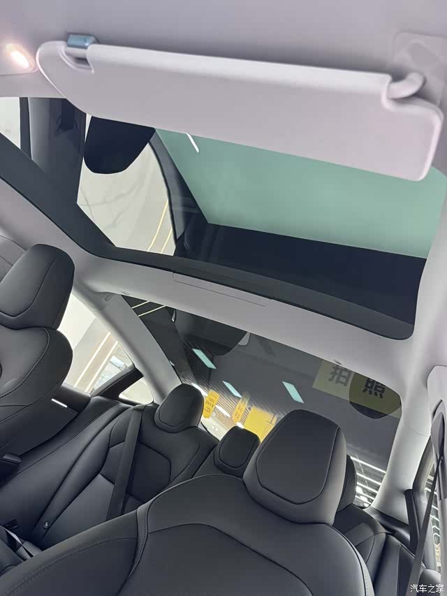 Tesla Model 3, 2026 12