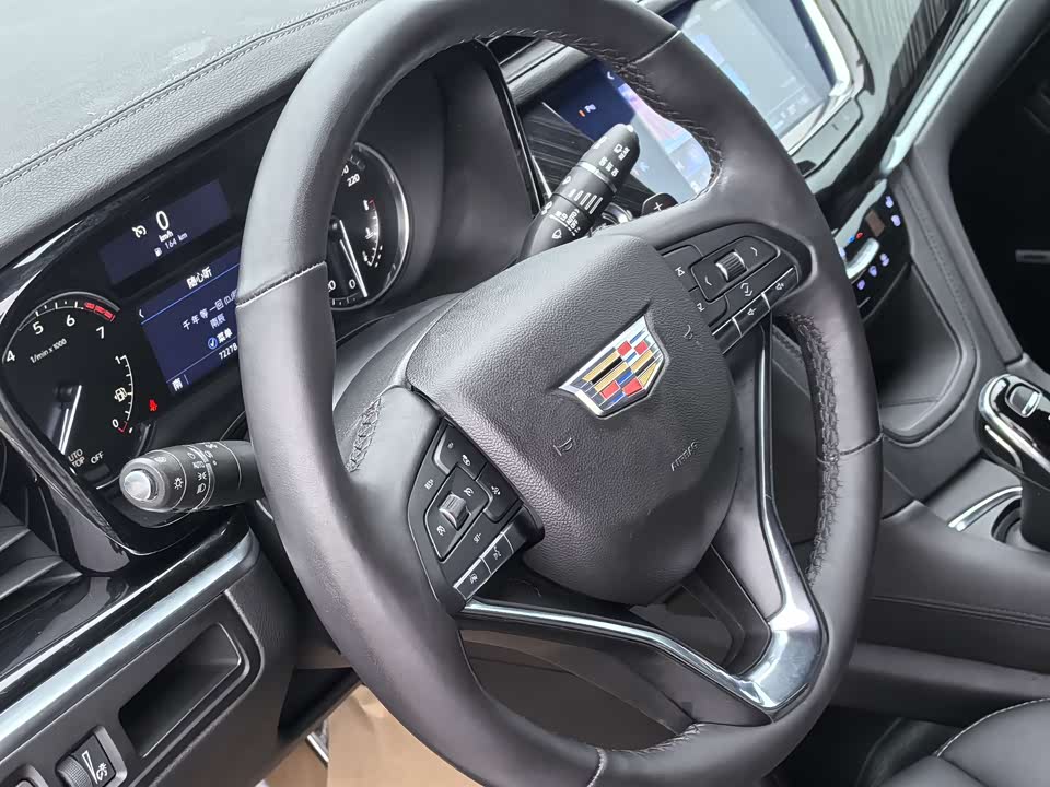 Cadillac XT6