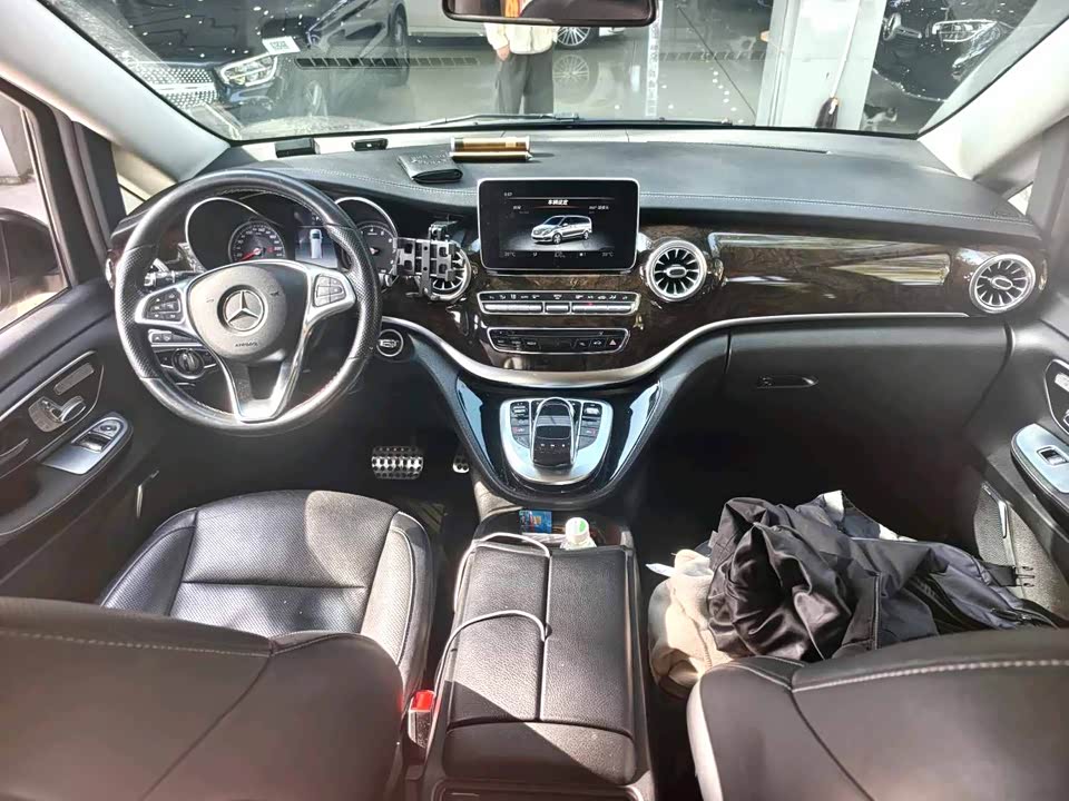 Mercedes-Benz V-class