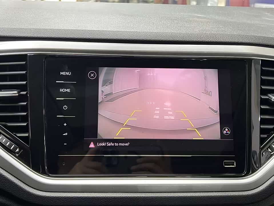 Volkswagen T-ROC exploring Songs