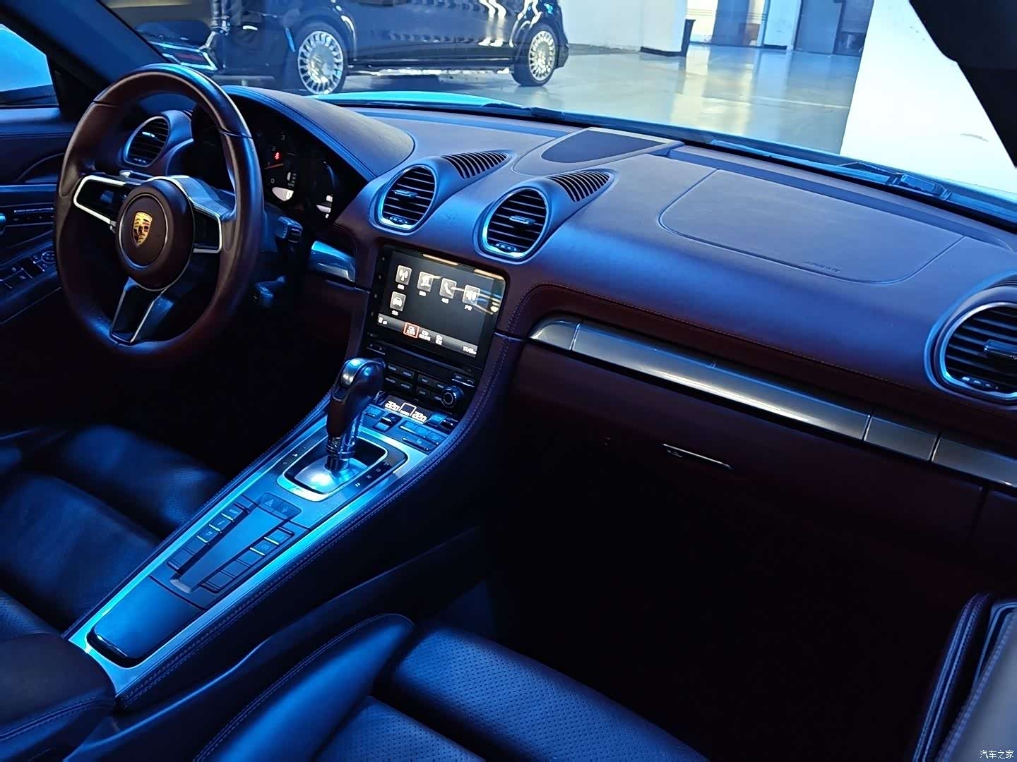 Porsche Cayman, 2018 11