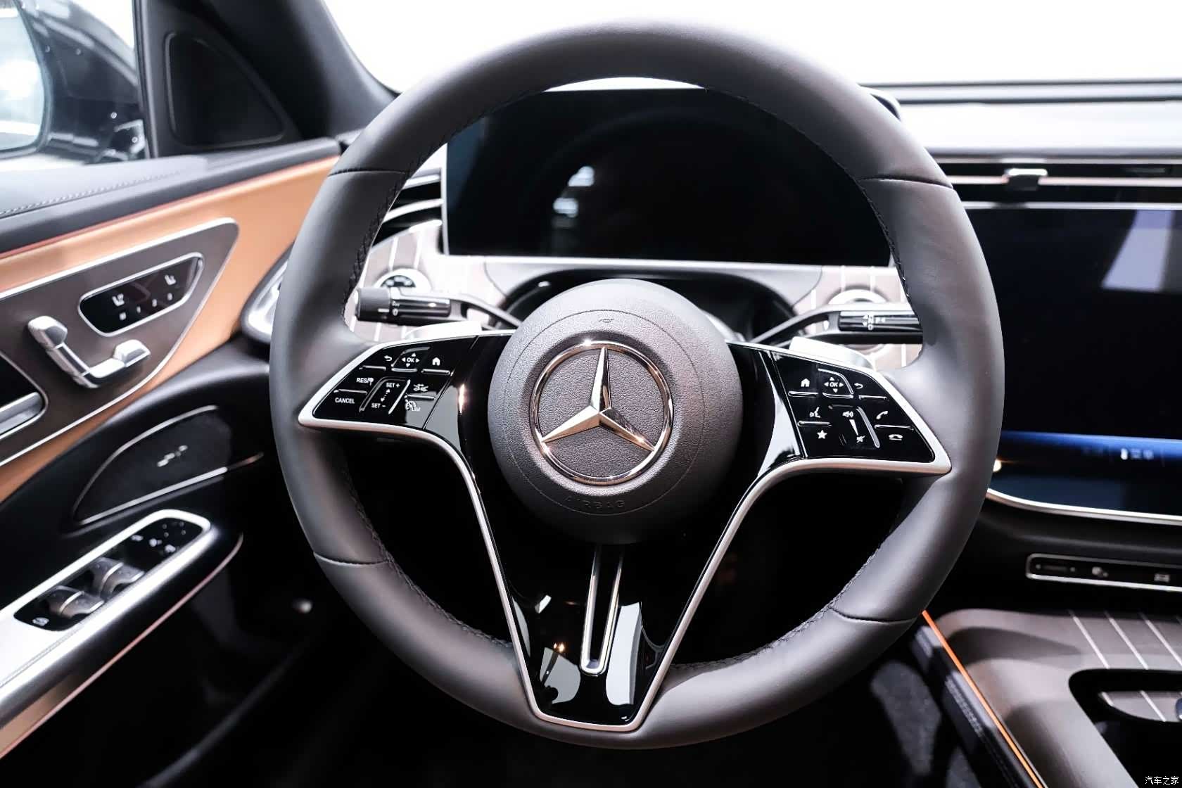Mercedes-Benz E-Class, 2025 12