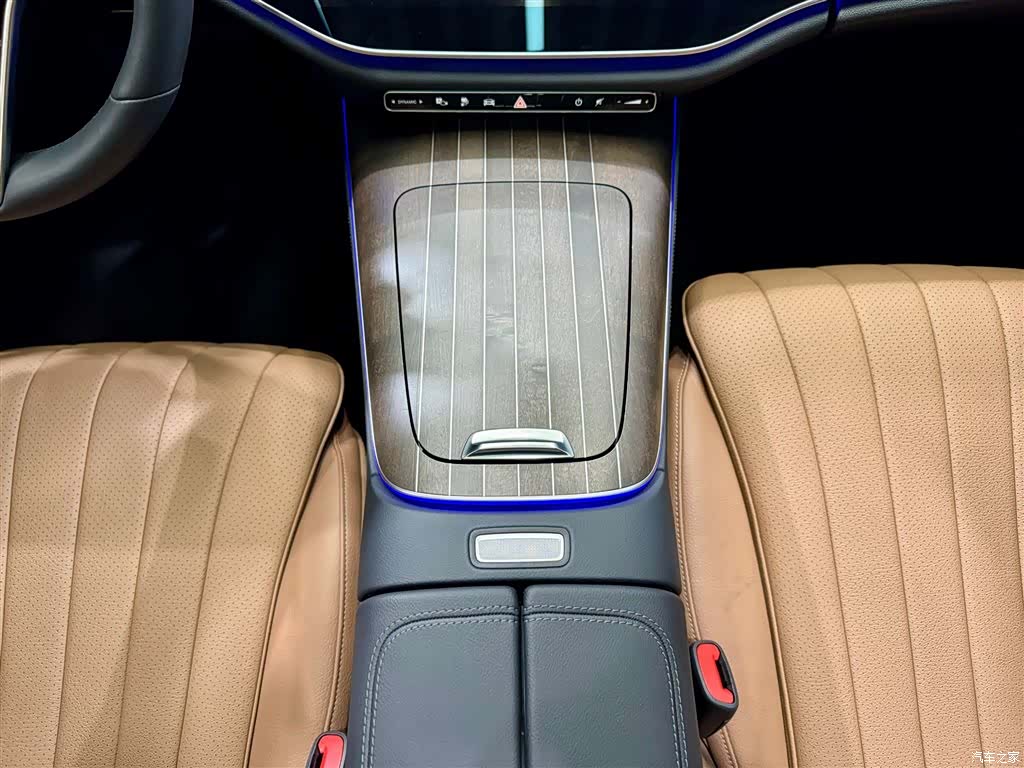 Mercedes-Benz E-Class, 2024 22