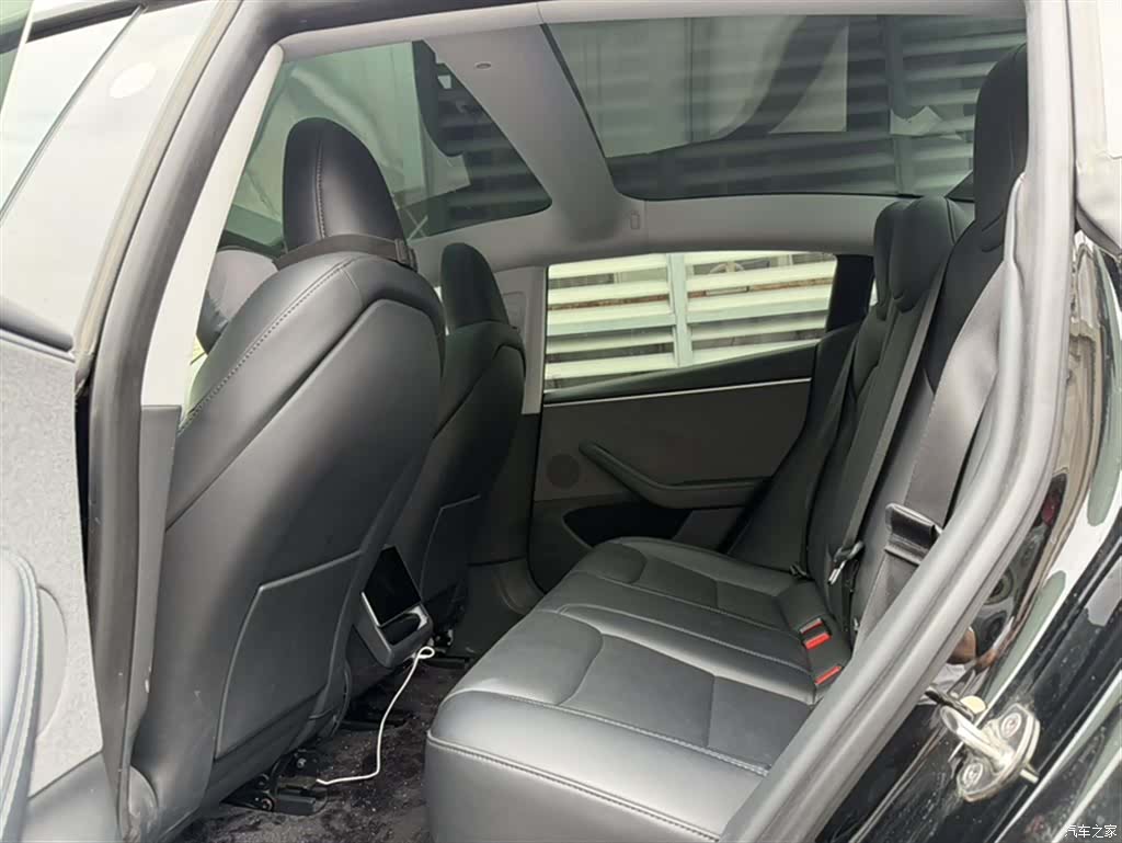 Tesla Model 3, 2023 25