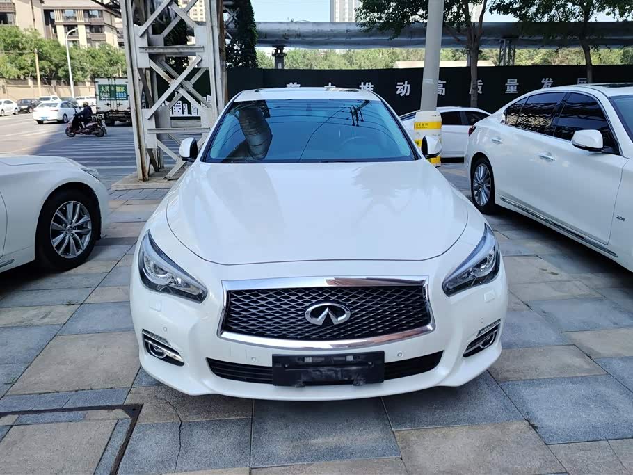 Infiniti Q50L