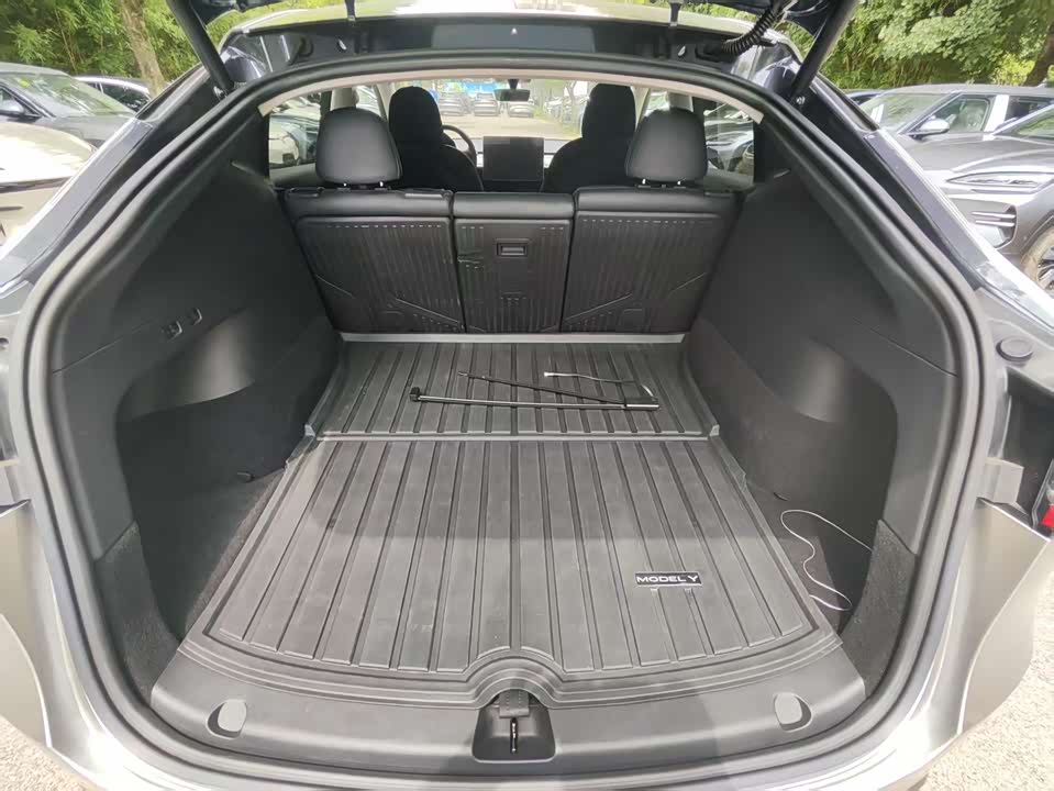 Tesla Model Y Tesla Model Y