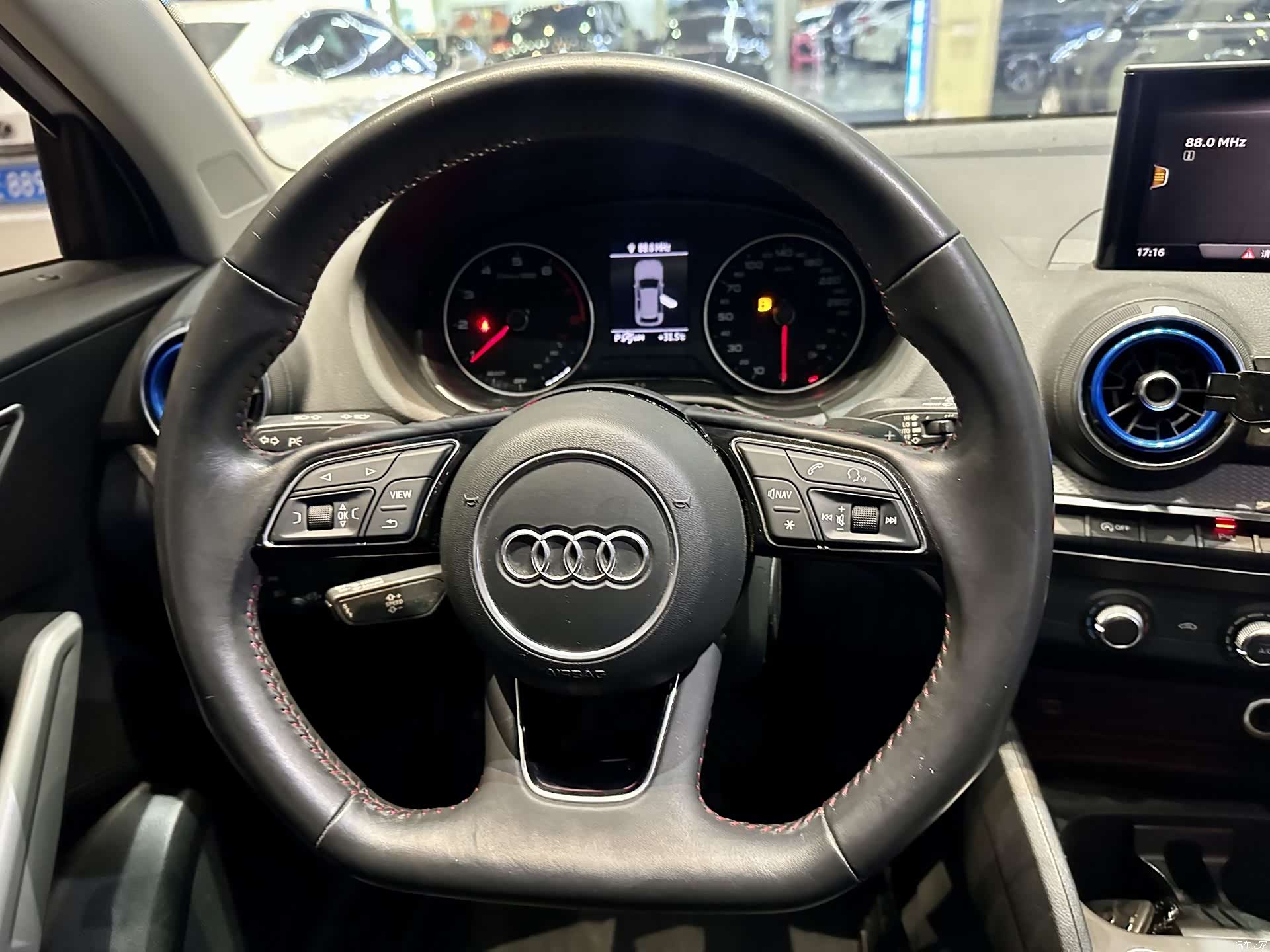Audi Q2L, 2021 10