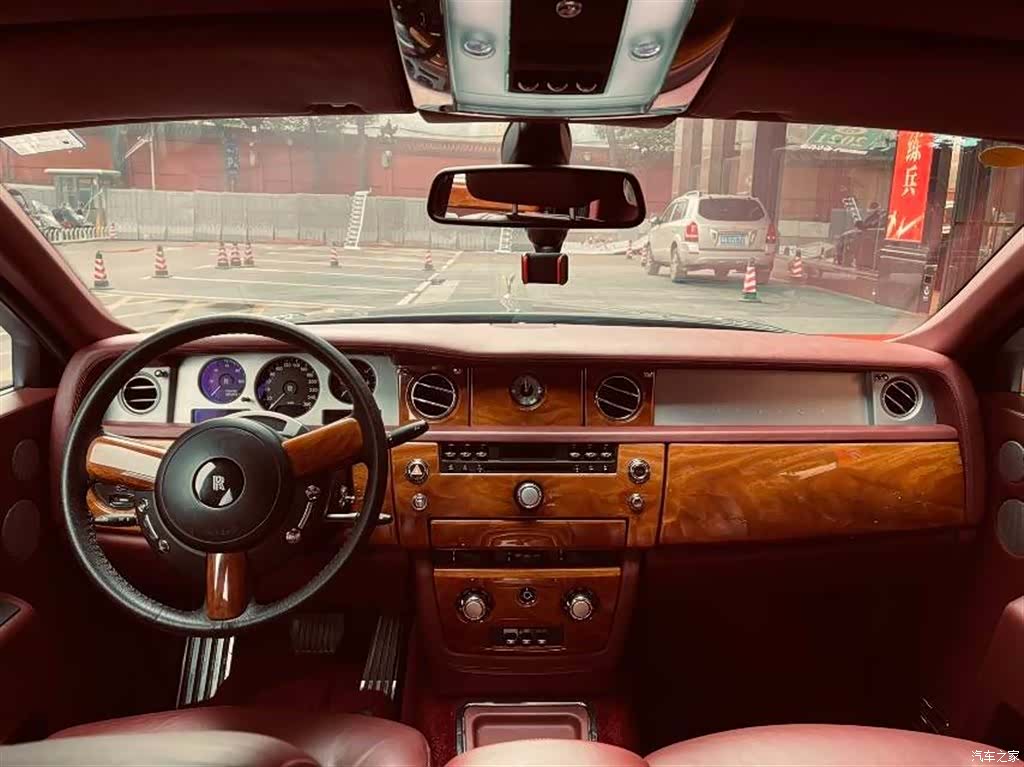 Rolls-Royce Phantom, 2012 6