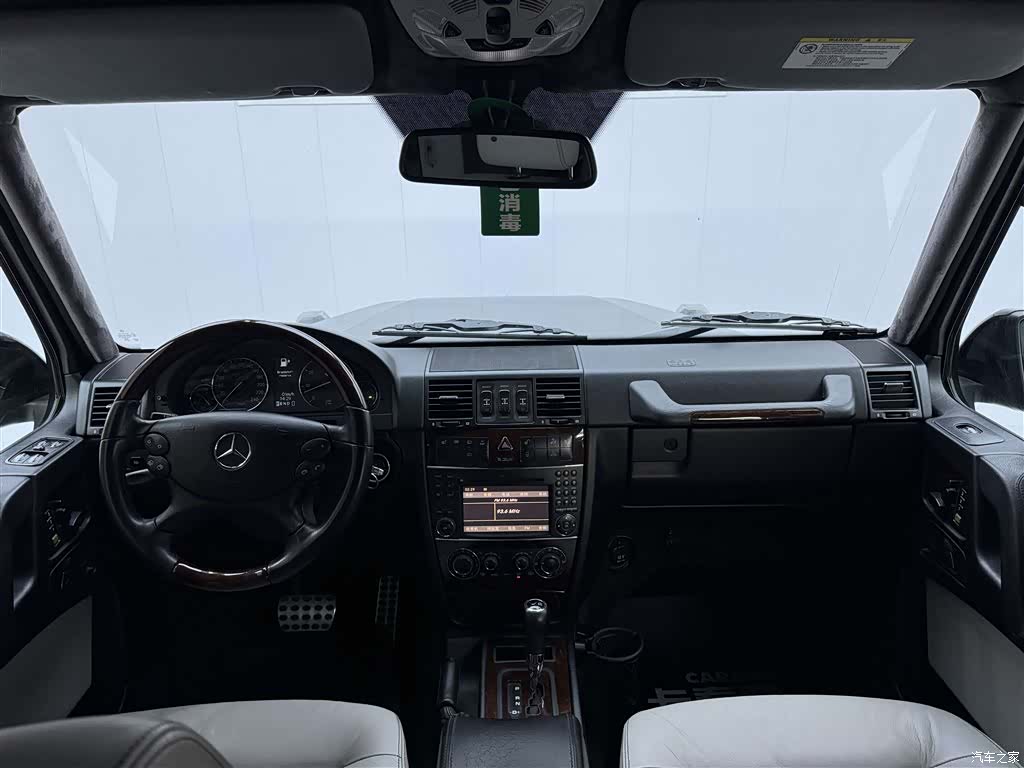 Mercedes-Benz G-Class, 2010 14