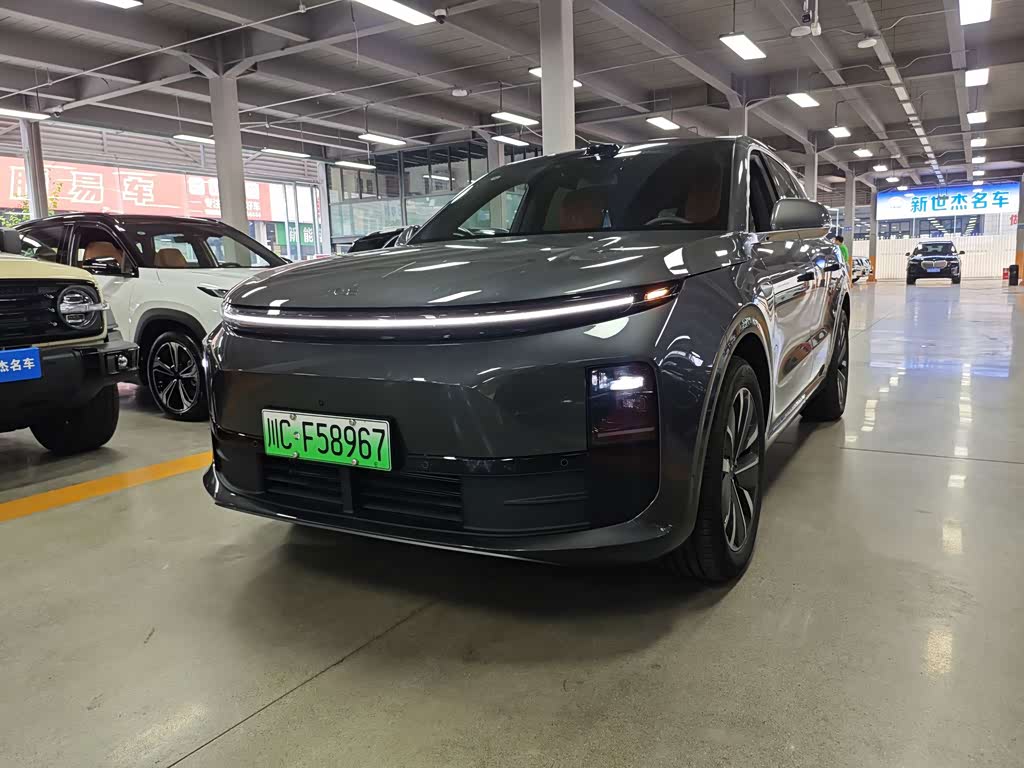 Li Auto L6