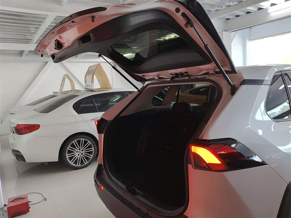 Toyota RAV4 Rongfang