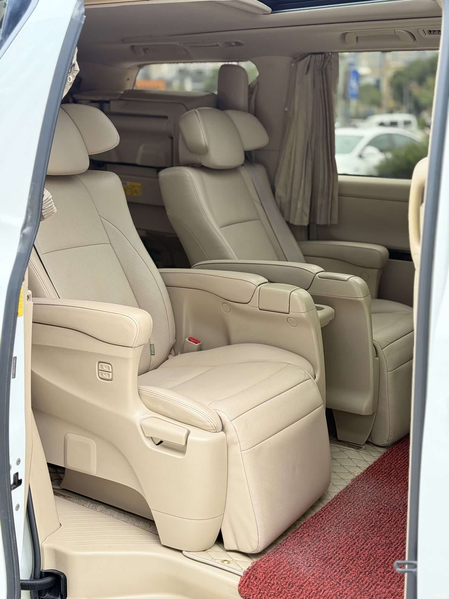 Toyota Alphard, 2015 7