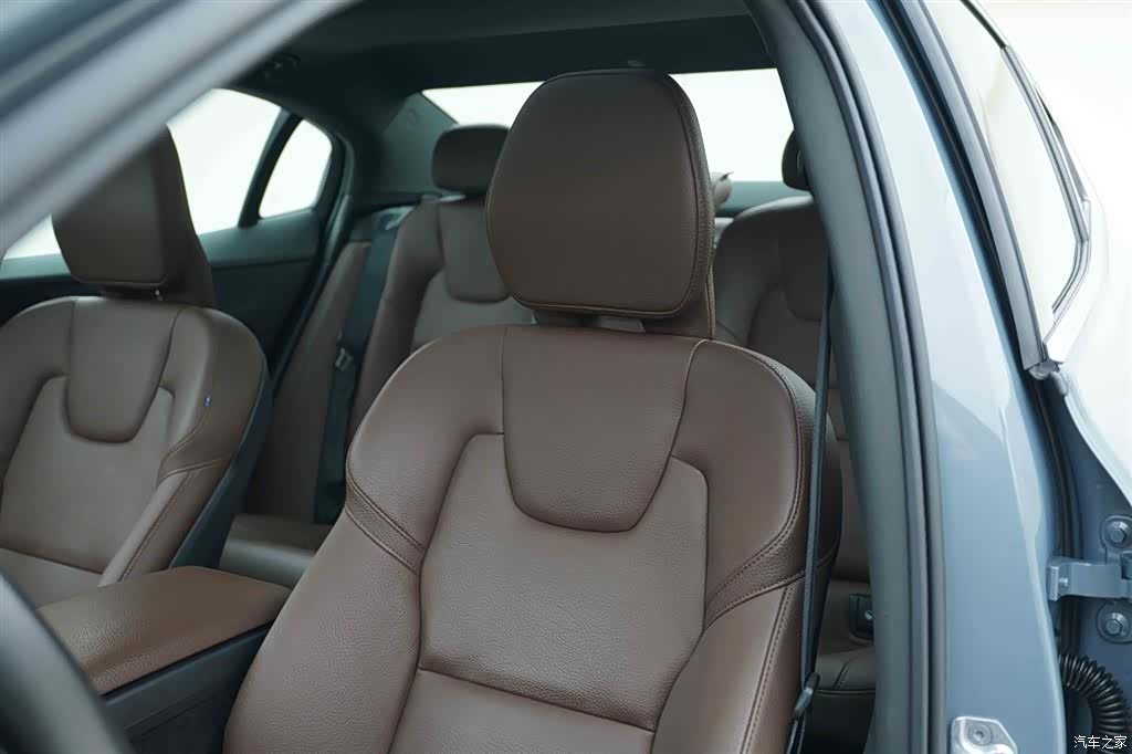Volvo S60, 2021 14
