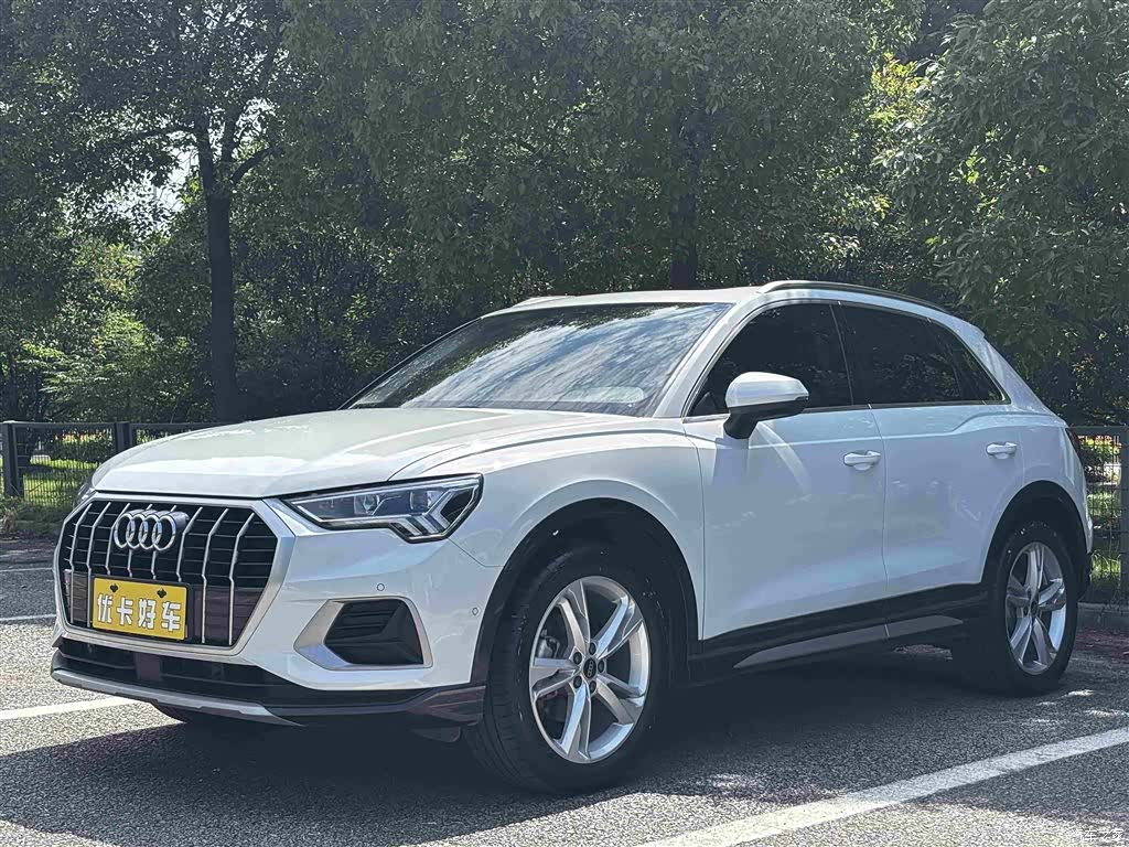 Audi Q3, 2023 1