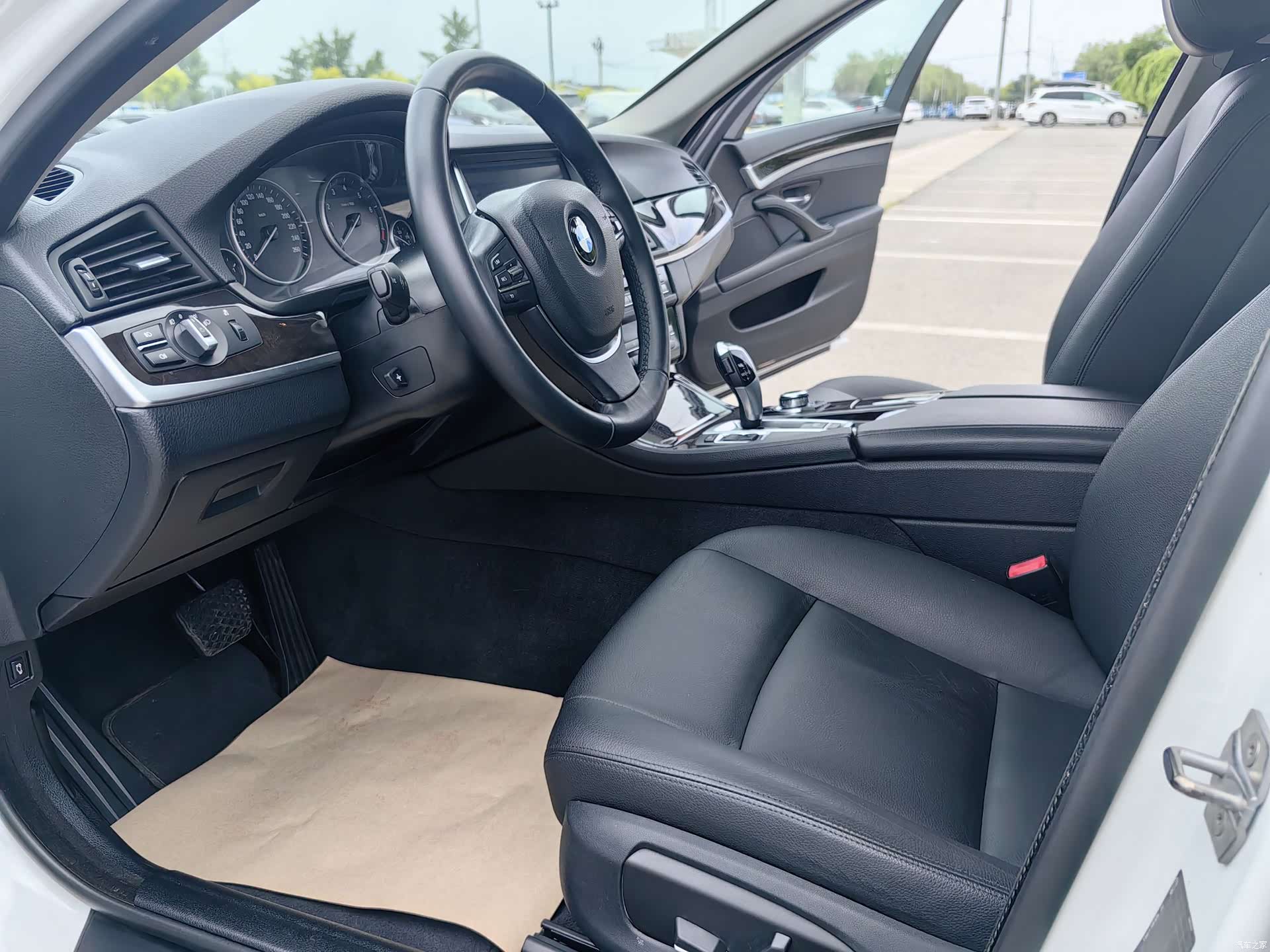 BMW 5 Series, 2017 все фото