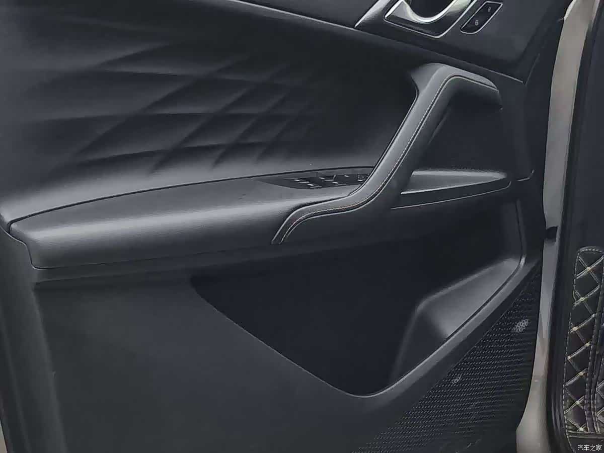 Roewe RX5, 2023 8