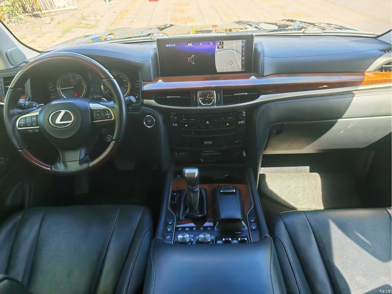 Lexus LX, 2018 все фото