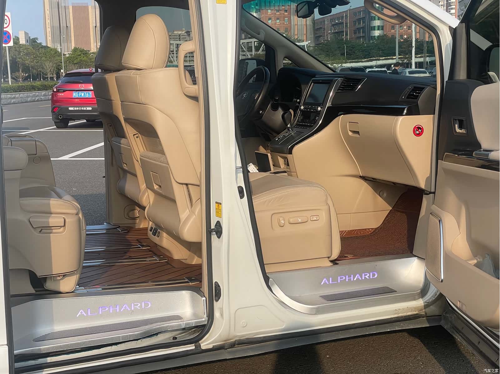 Toyota Alphard, 2013 12
