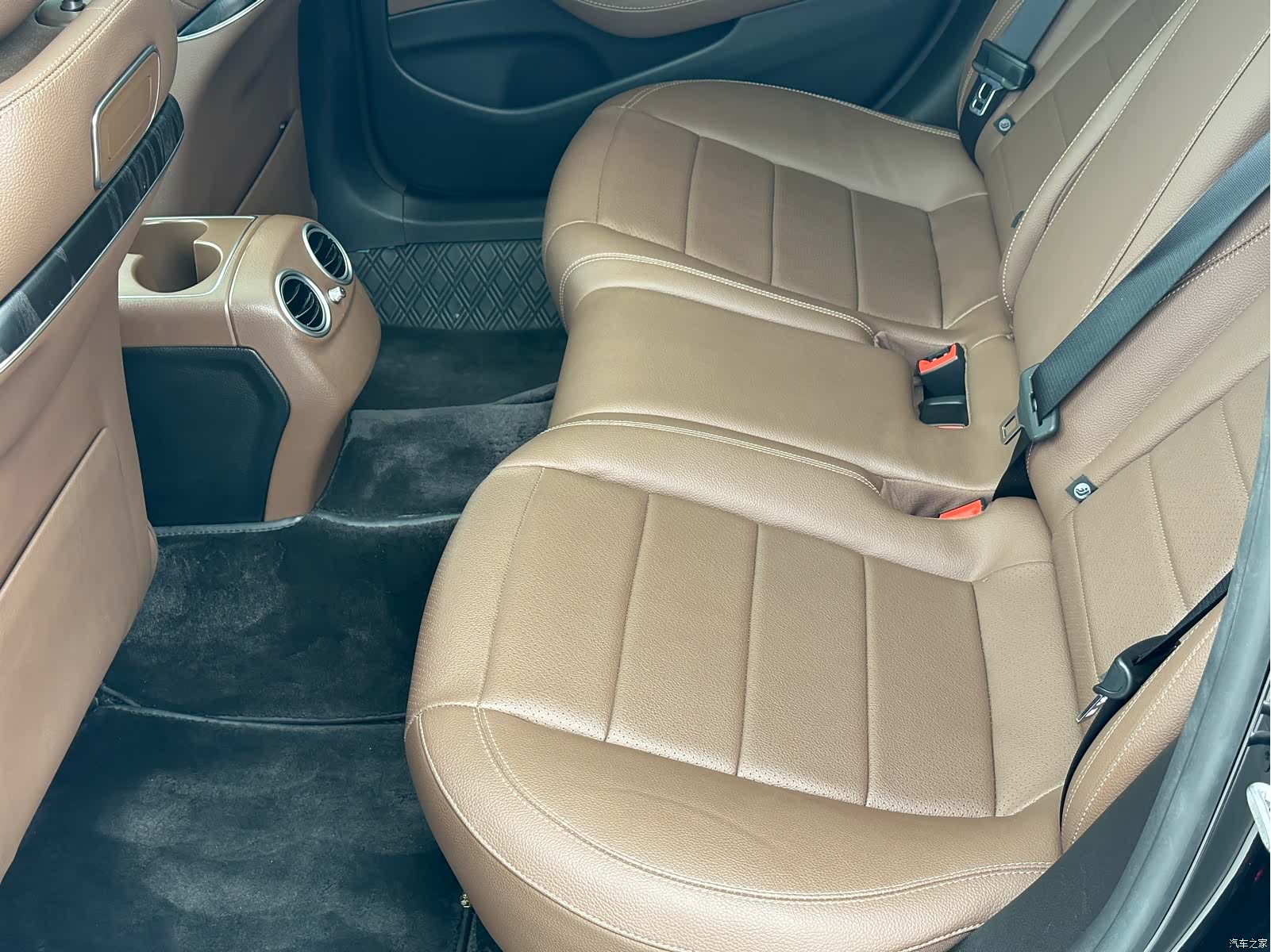 Mercedes-Benz E-Class, 2020 16
