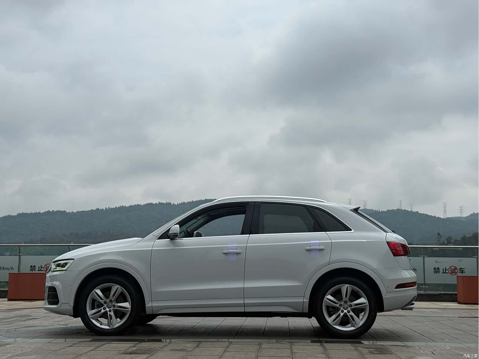 Audi Q3, 2017 10