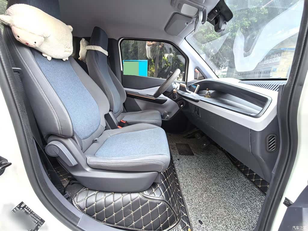 Wuling E200, 2021 12