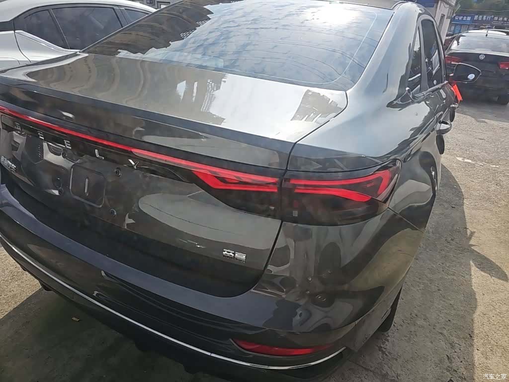 Geely Emgrand, 2022 8