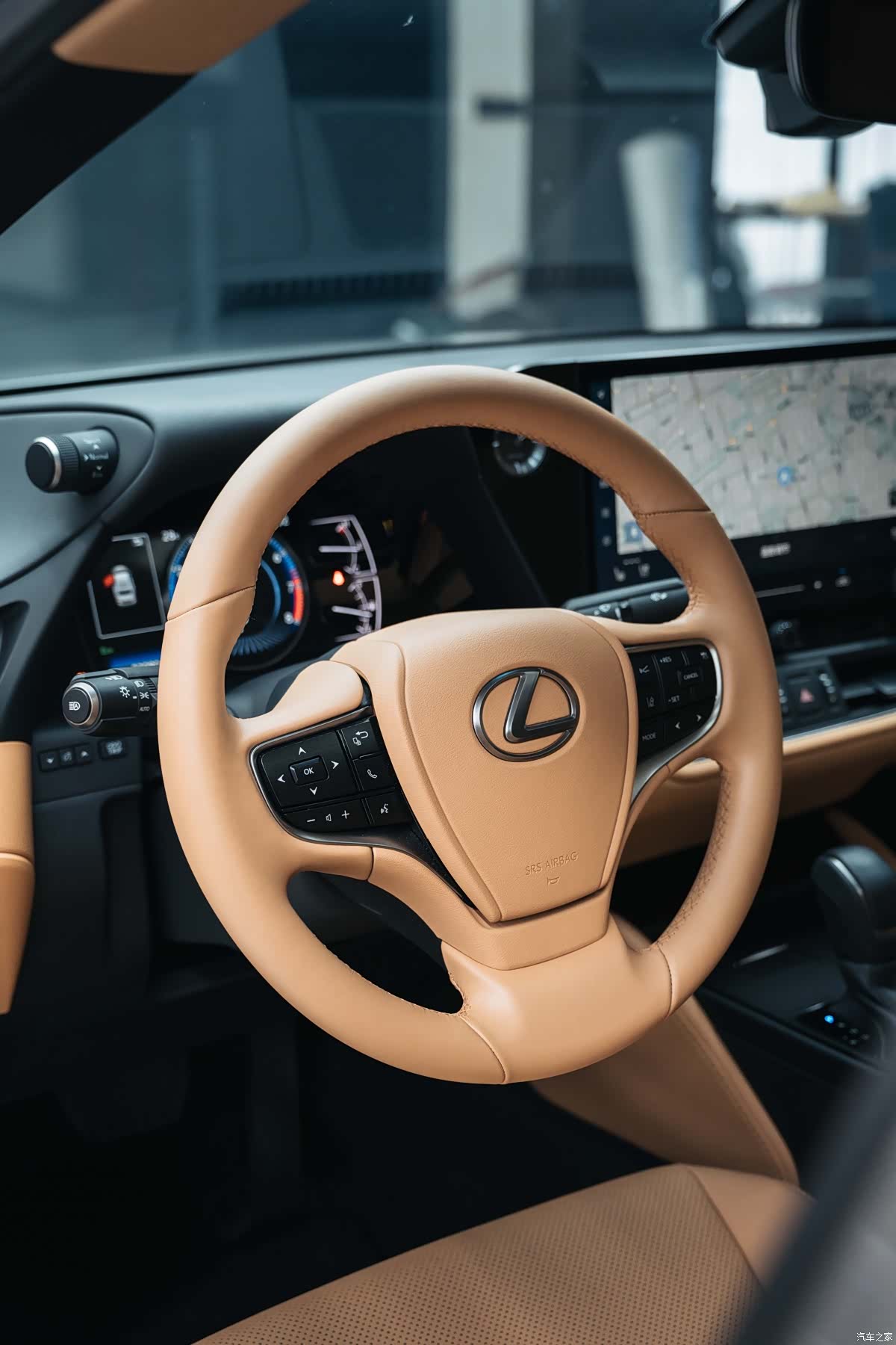 Lexus ES, 2025 16