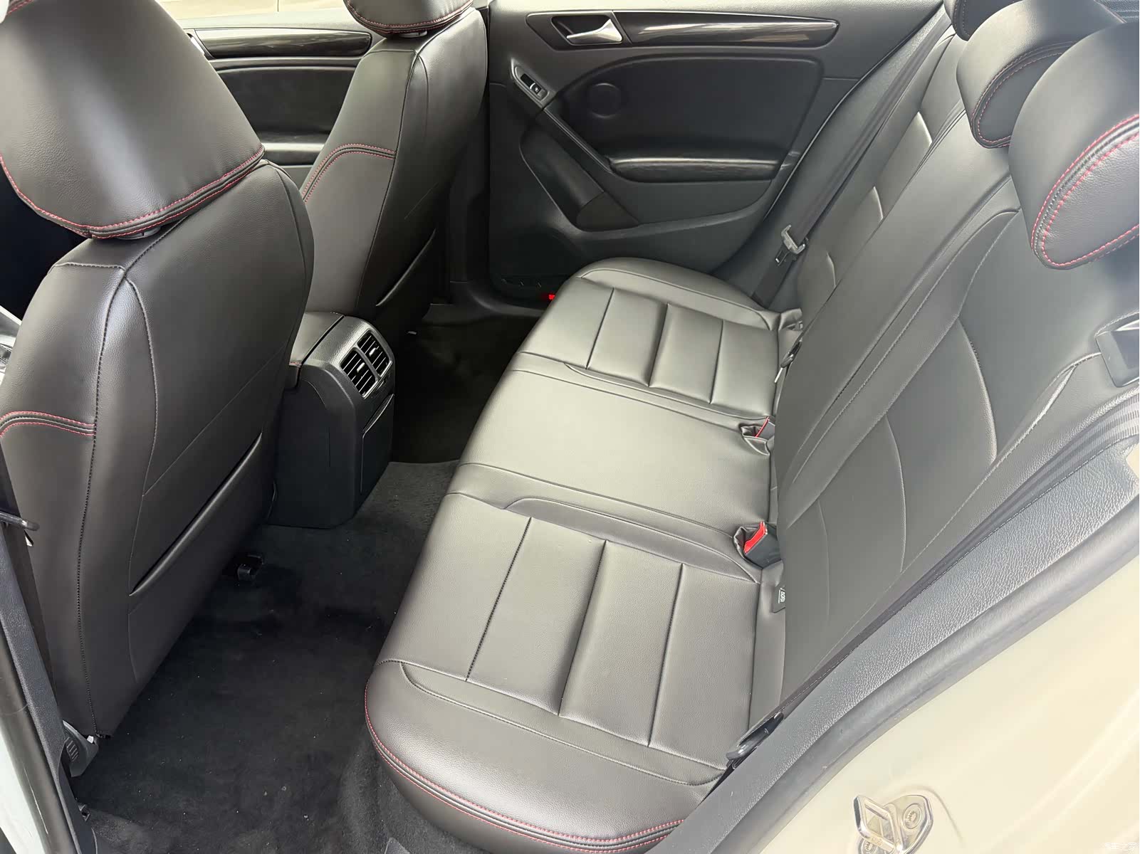 Volkswagen Golf, 2011 7