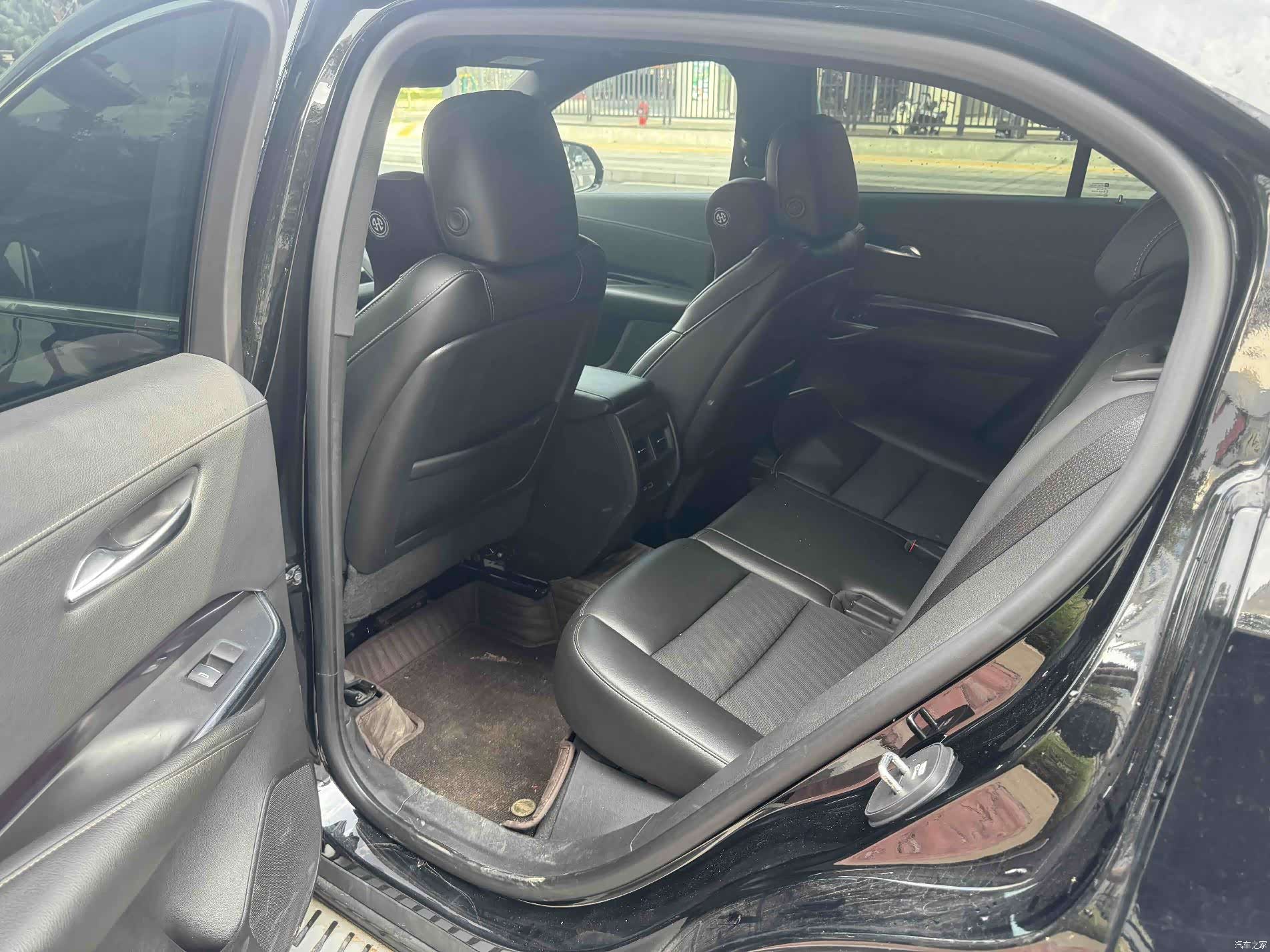 Cadillac XT4, 2022 10