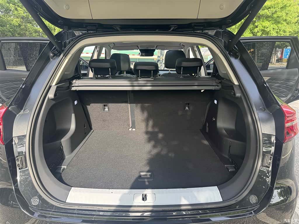 Hongqi HS5, 2022 18