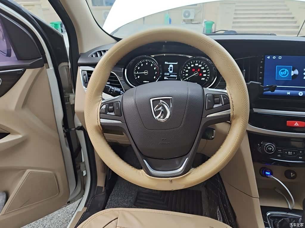 Wuling 730, 2017 3