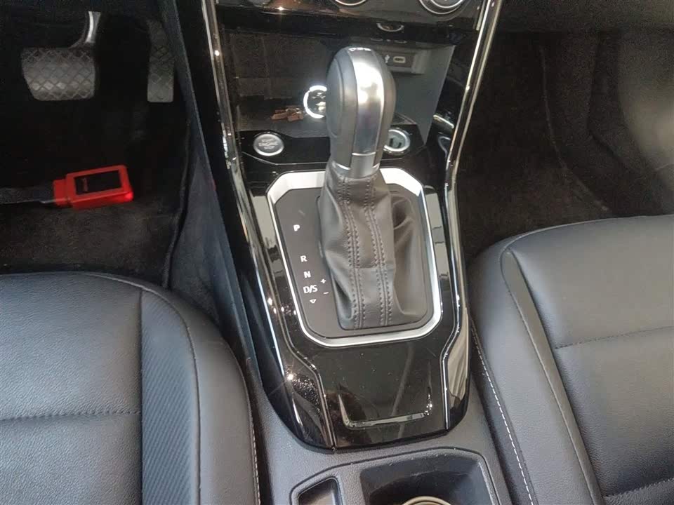 Volkswagen T-ROC exploring Songs