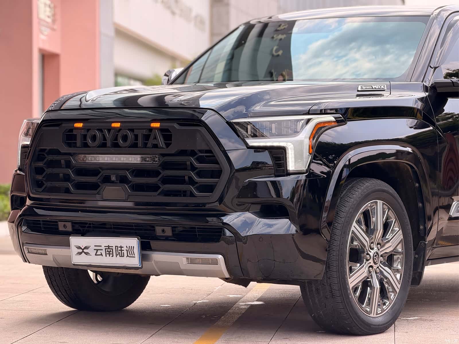 Toyota Sequoia, 2024 4