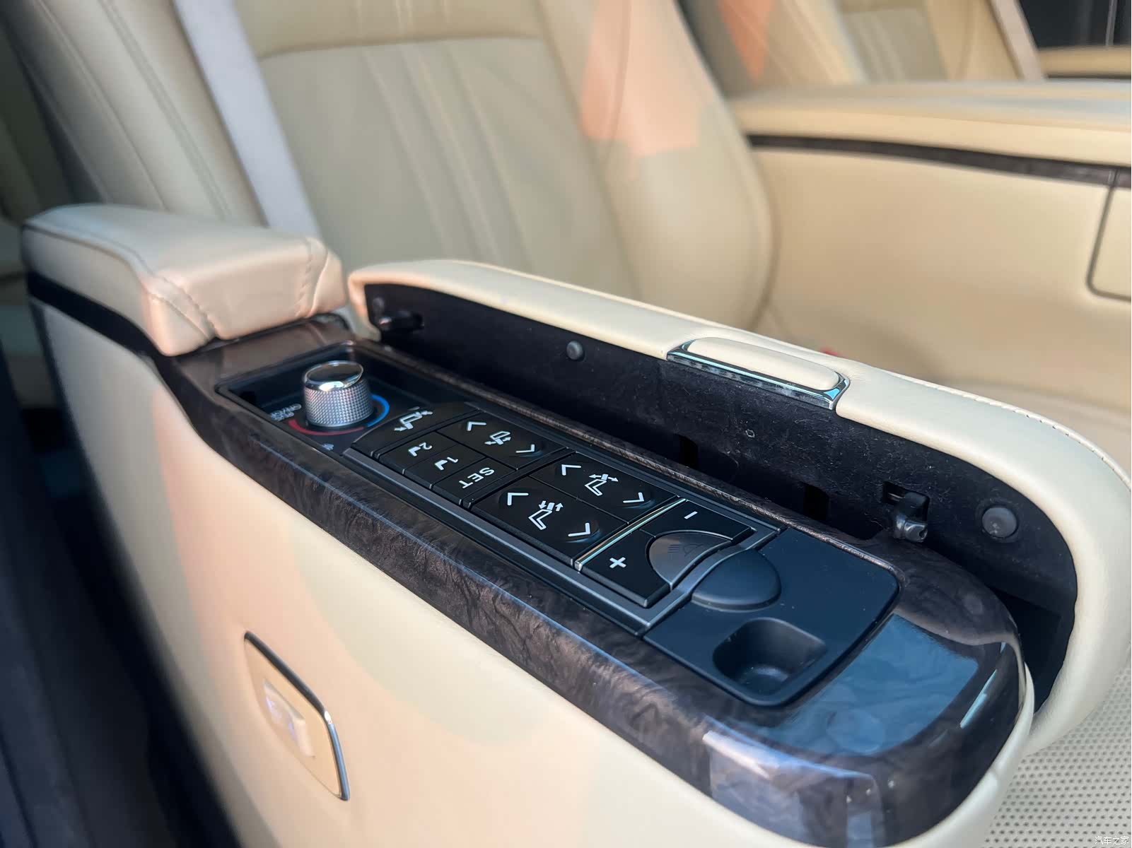 Toyota Alphard, 2018 15