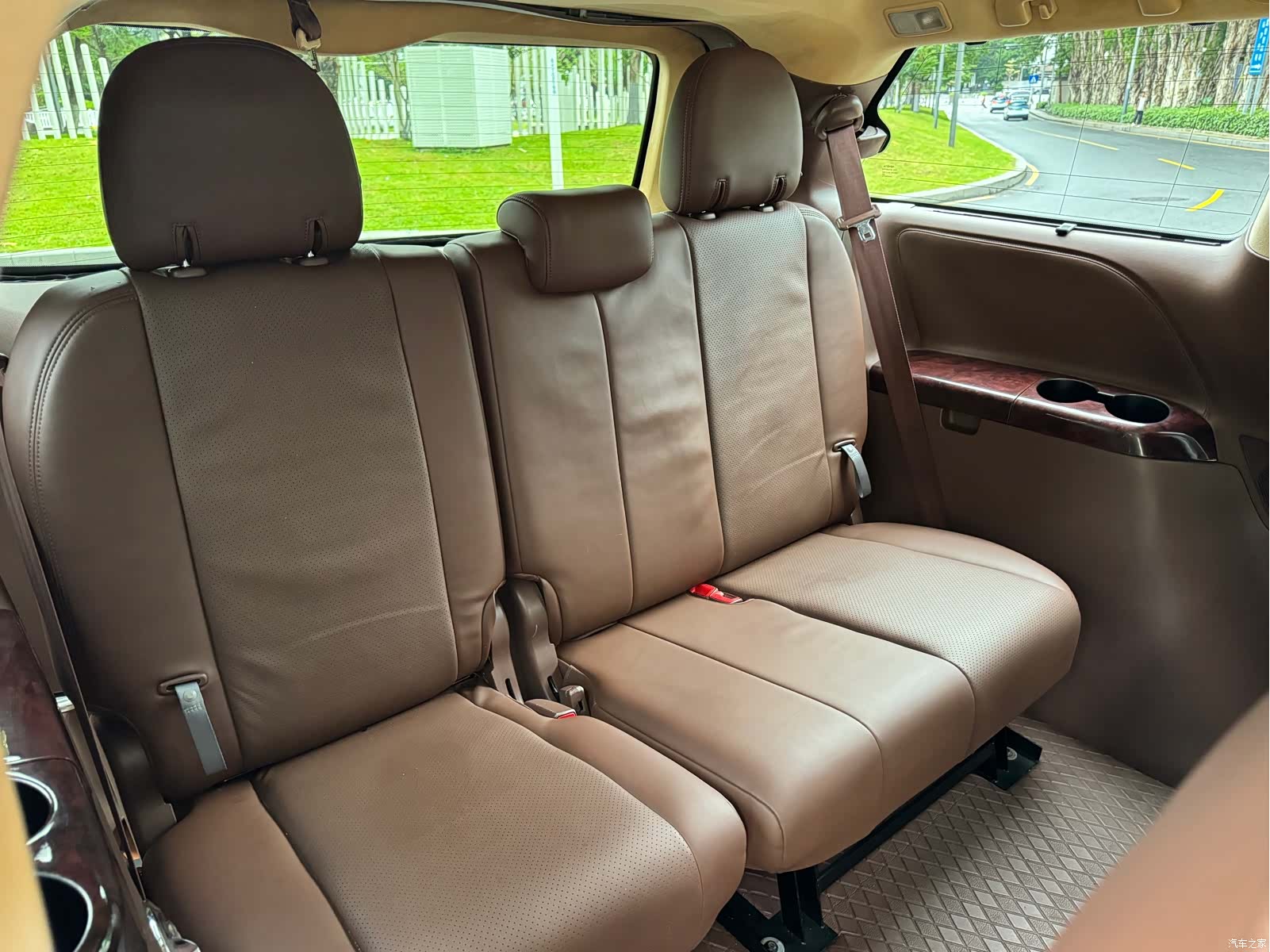 Toyota Sienna, 2017 12