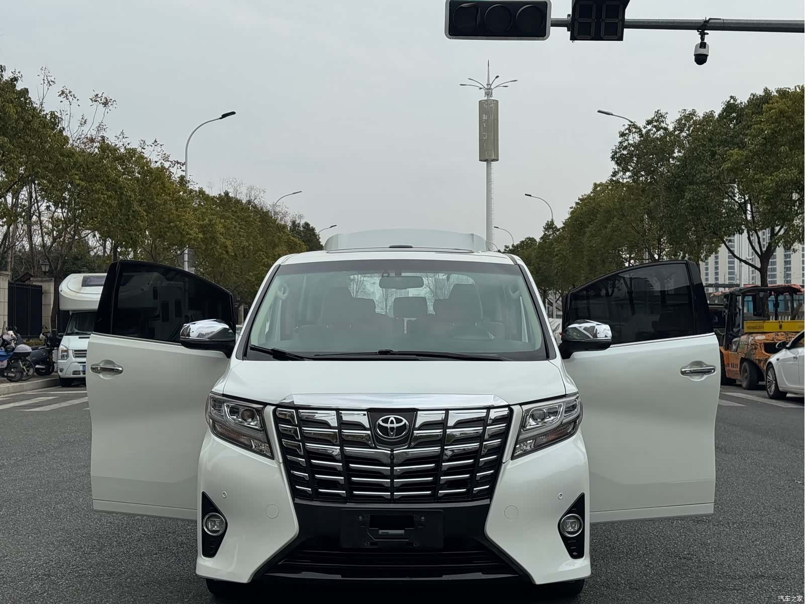 Toyota Alphard, 2017 21