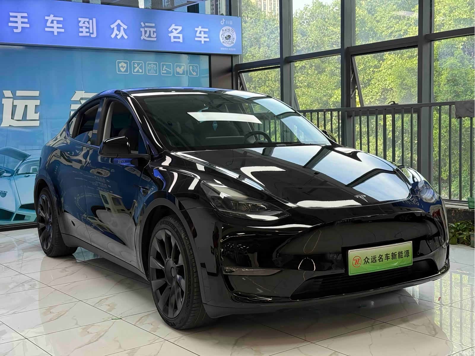 Tesla Model Y, 2022 3