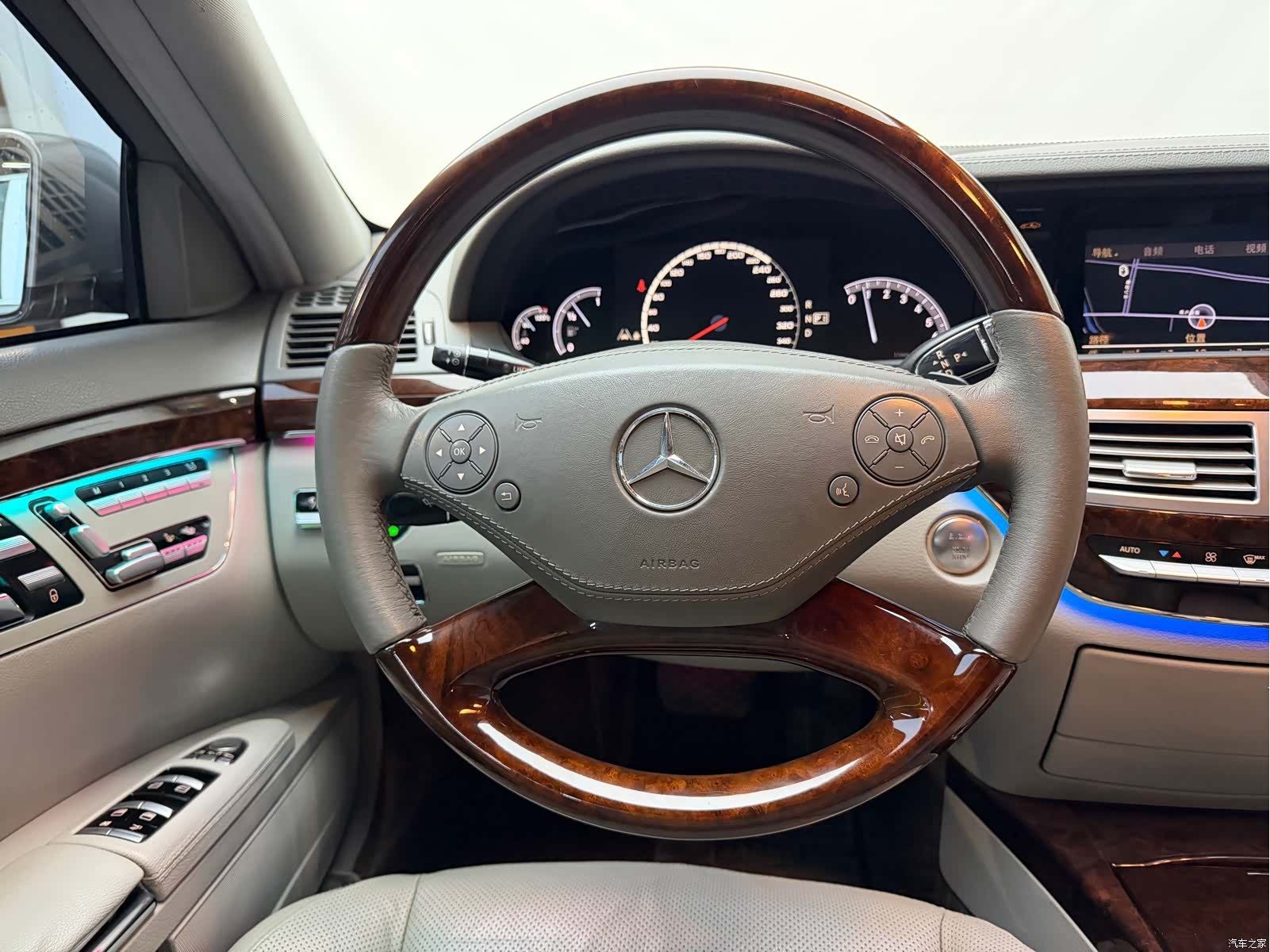 Mercedes-Benz S-Class, 2011 13
