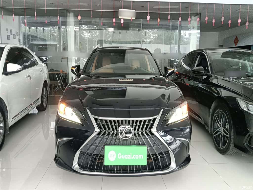 Lexus ES, 2022 3