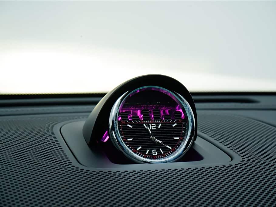 AITO Ask the world M9